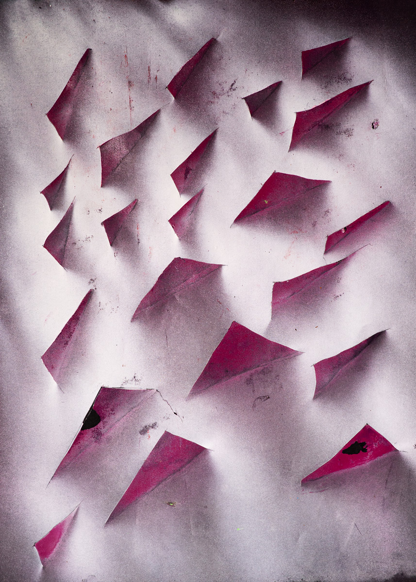Fragmentos dispersos — serie Momento Arkhé